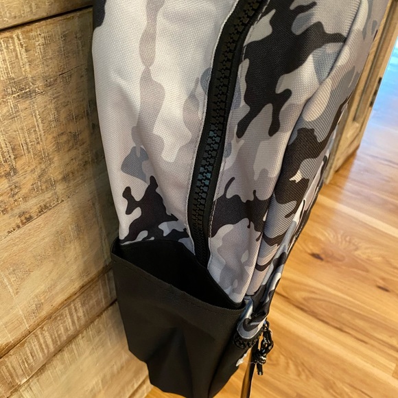 CHAMPION Ascend Camo Backpack - Picture 6 of 7